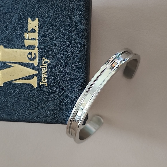 New Melix stainless steel cuff braclet - Picture 2 of 4